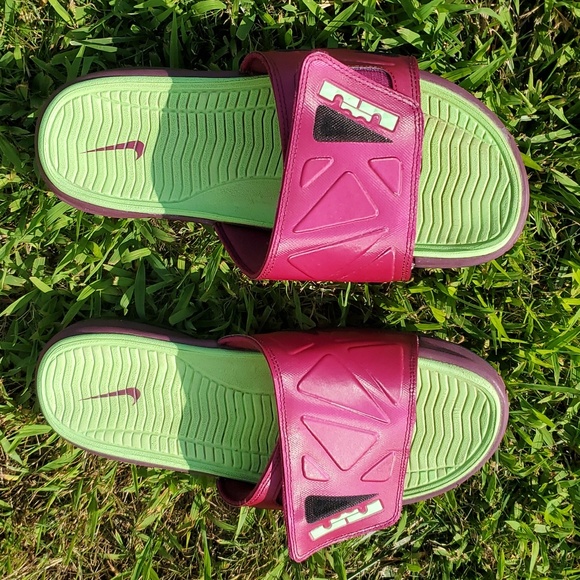Nike Air Max LeBron James Sandals - Picture 2 of 15